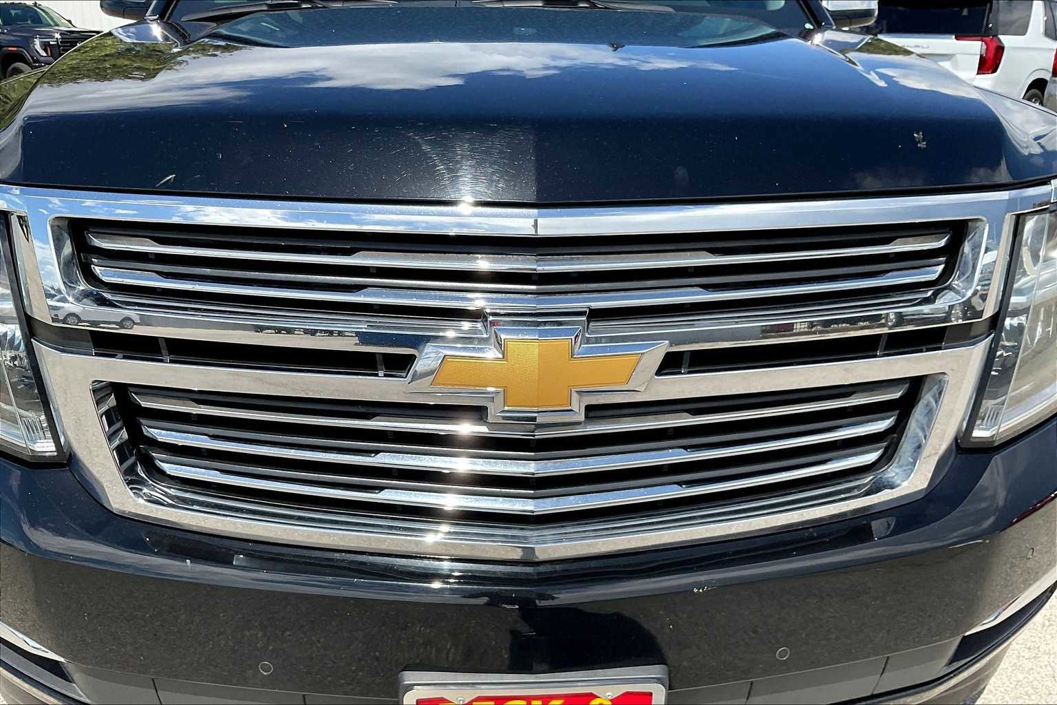 Used 2019 Chevrolet Suburban Premier image 28