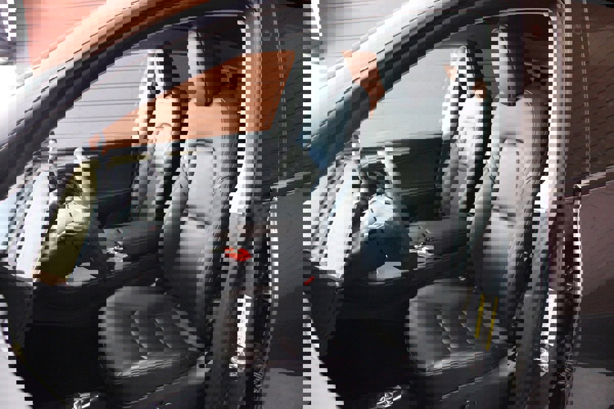 Used 2023 Tesla Model Y Long Range image 31