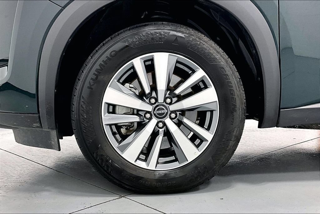 Used 2025 Nissan Pathfinder SL FWD image 10