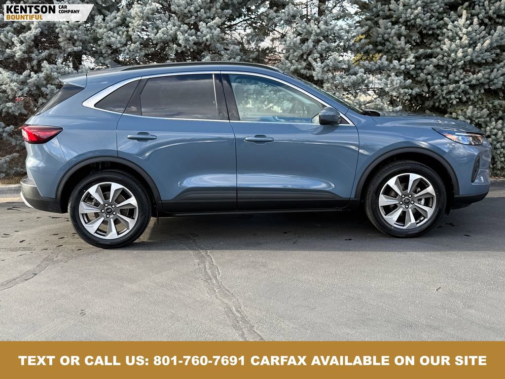 Used 2025 Ford Escape Platinum image 9