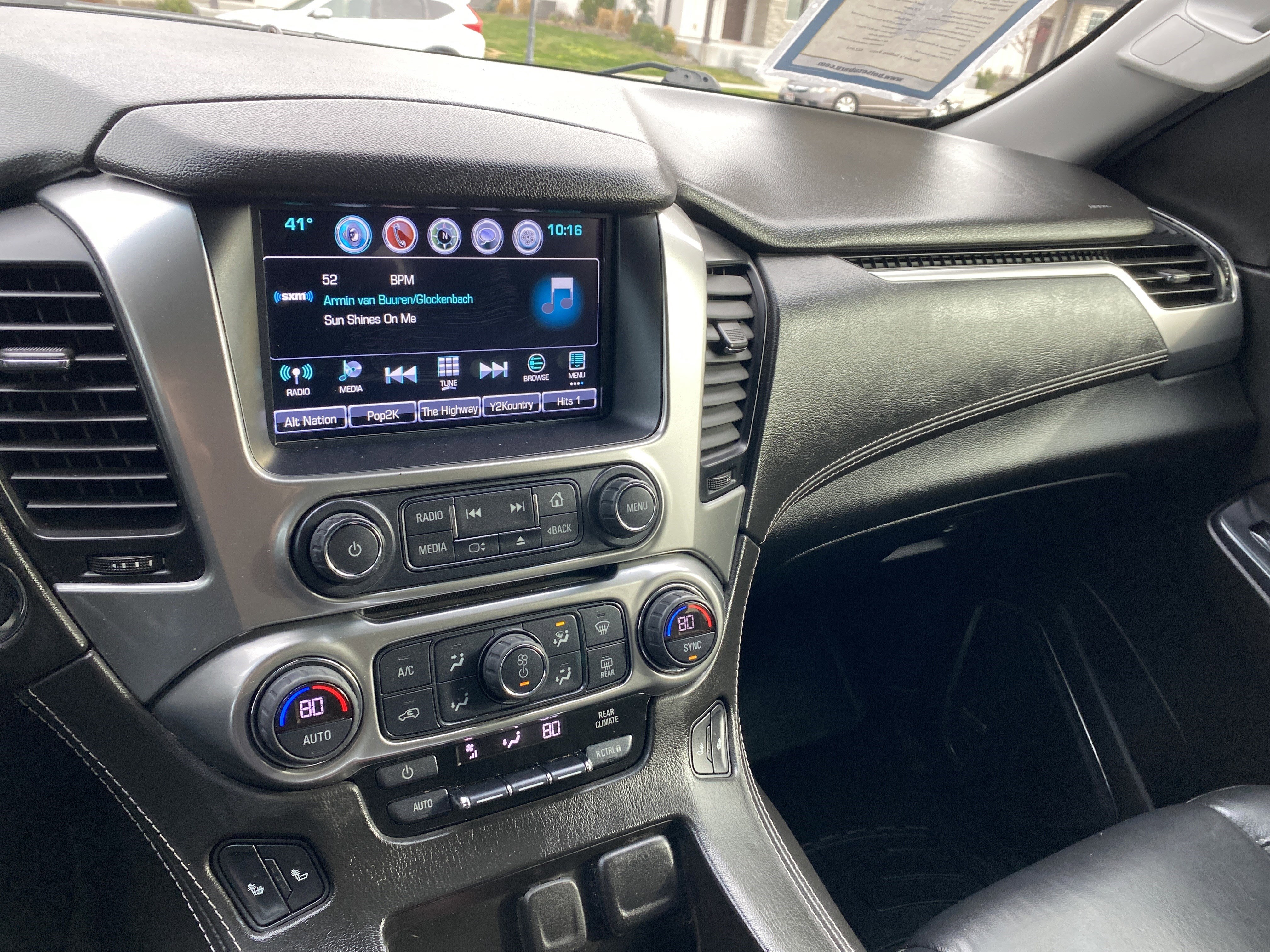 Used 2019 Chevrolet Suburban LT image 13