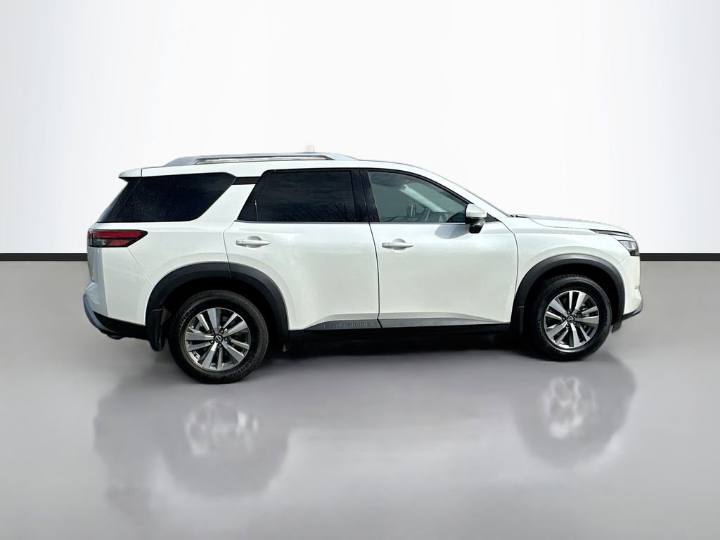 Used 2024 Nissan Pathfinder SL image 8
