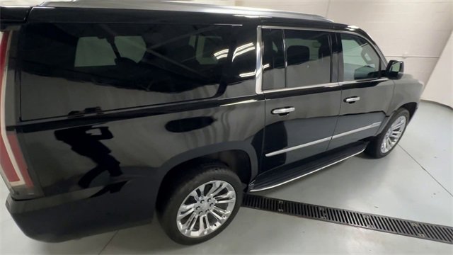 Used 2019 Cadillac Escalade ESV Premium Luxury w/ LPO, Radiant Package image 8