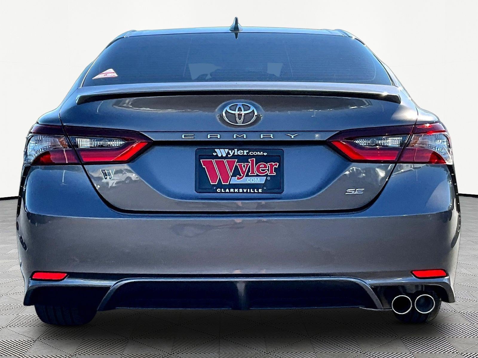 Used 2023 Toyota Camry SE FWD image 5