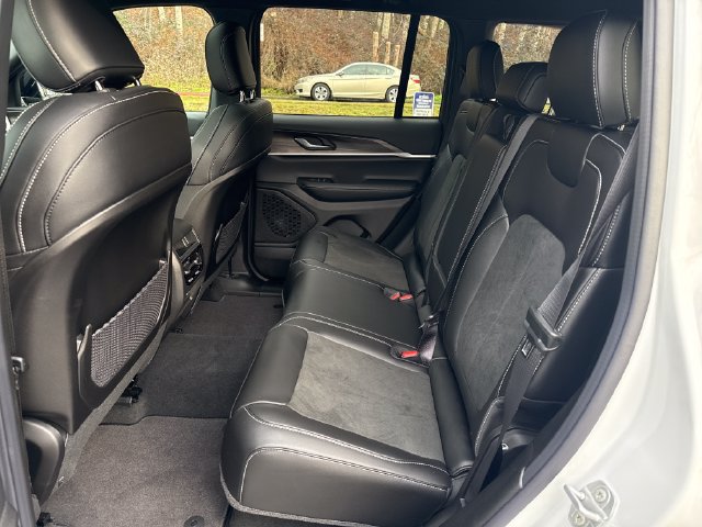 New 2026 Jeep Grand Cherokee Altitude AWD/4WD image 13