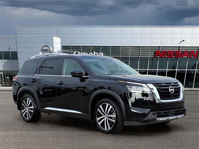 Certified 2023 Nissan Pathfinder Platinum w/ Cargo Package image 1