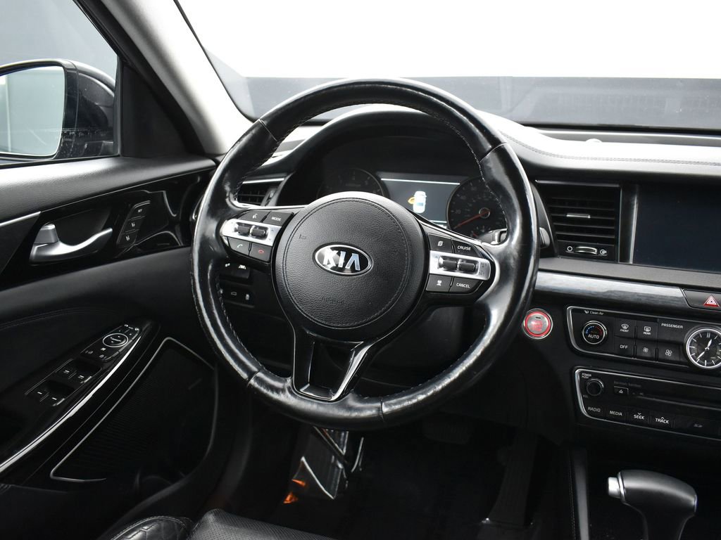 Used 2018 Kia Cadenza Limited image 19