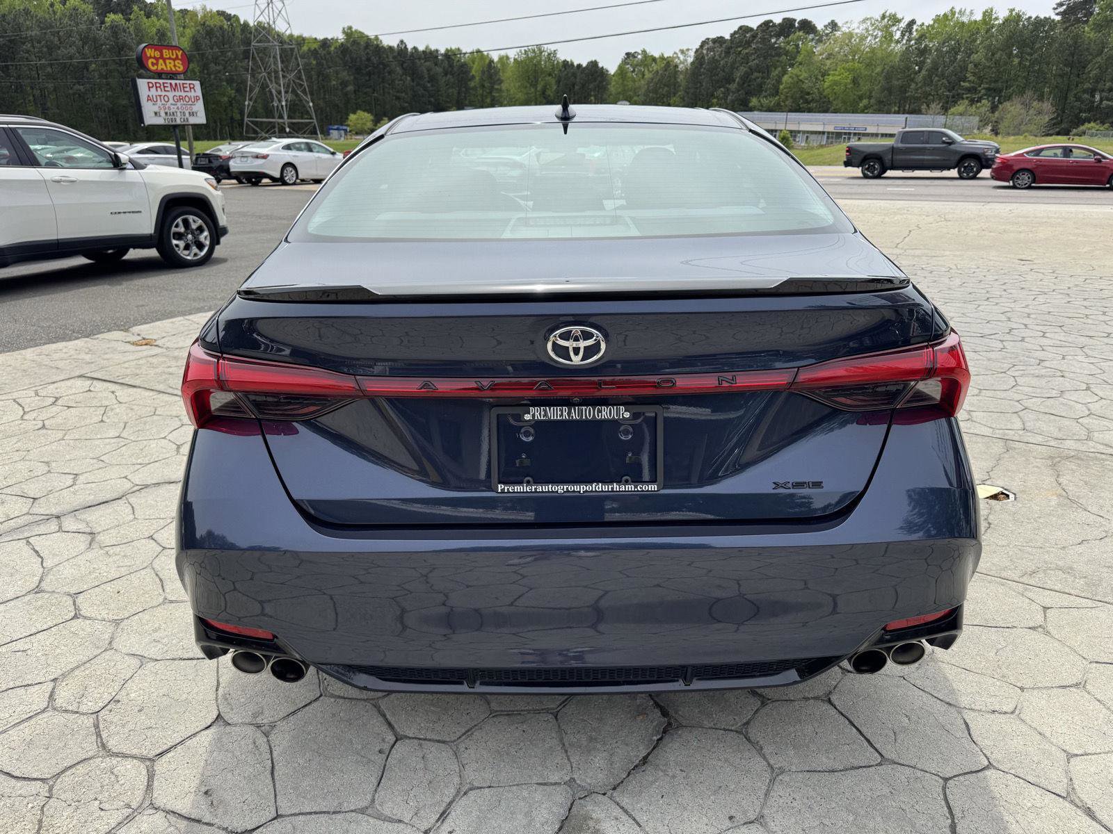 Used 2019 Toyota Avalon XSE w/ All Weather Liner Package image 12