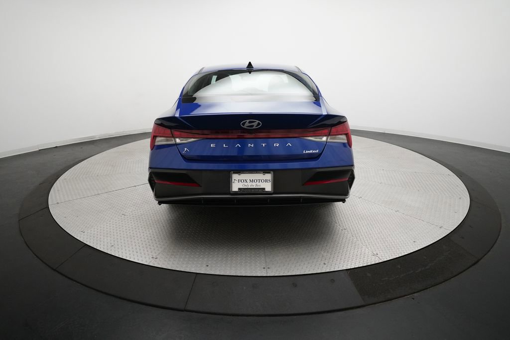Used 2025 Hyundai Elantra Limited image 25