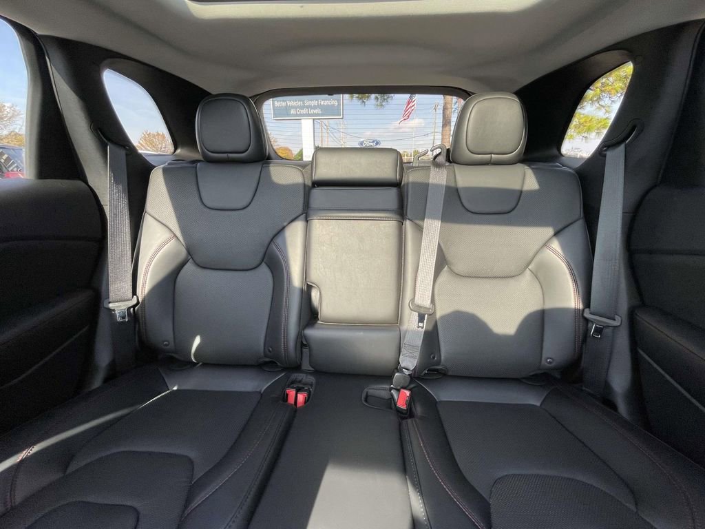 Used 2019 Jeep Cherokee Trailhawk image 31