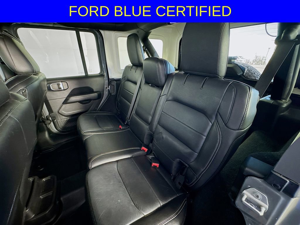 Used 2018 Jeep Wrangler Unlimited Sahara w/ Cold Weather Group image 23