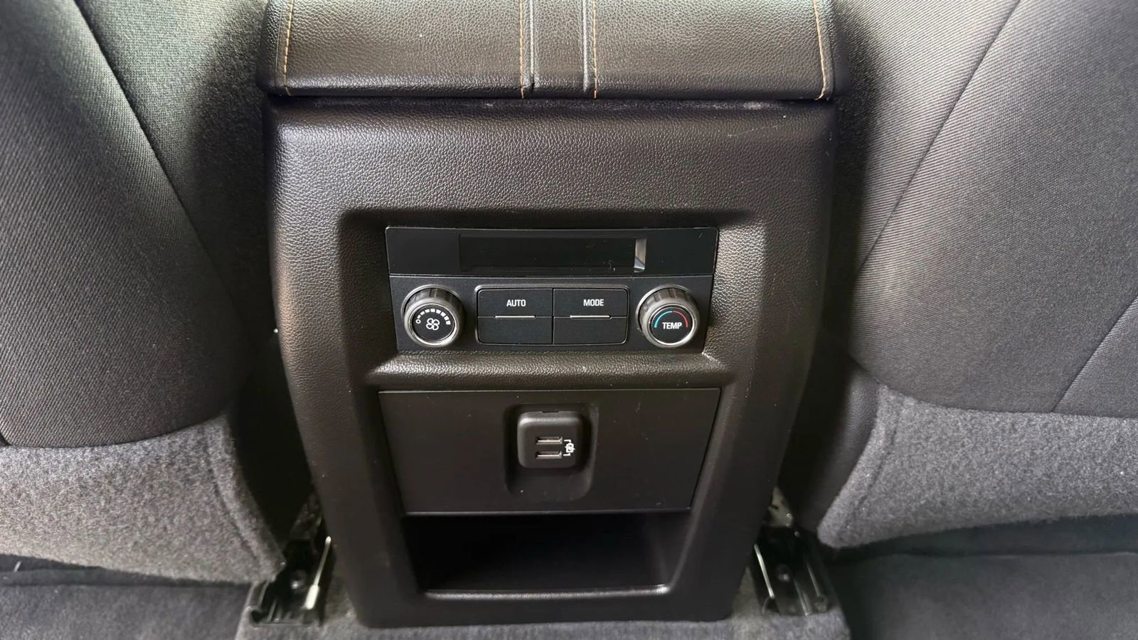 Used 2020 Chevrolet Traverse LS image 14