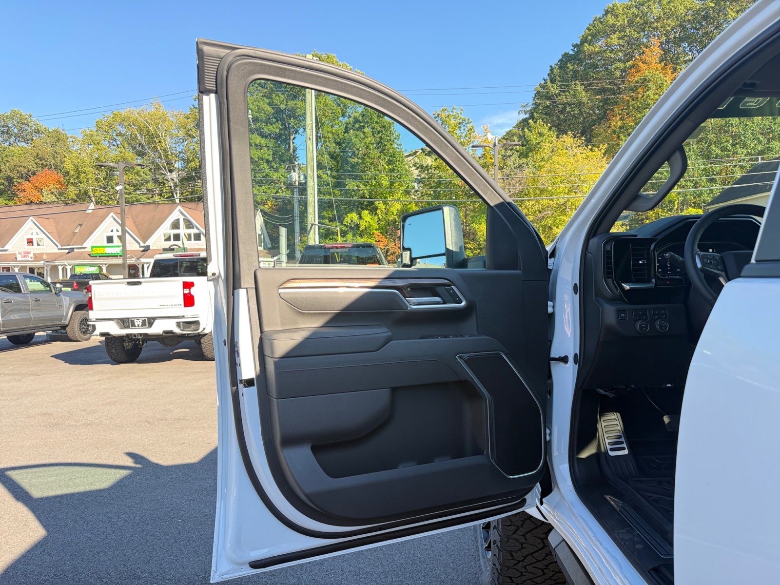 New 2025 Chevrolet Silverado 2500 LT w/ Trail Boss Package image 23