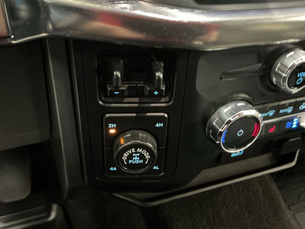 Used 2022 Ford F150 Lariat w/ Max Trailer Tow Package image 22