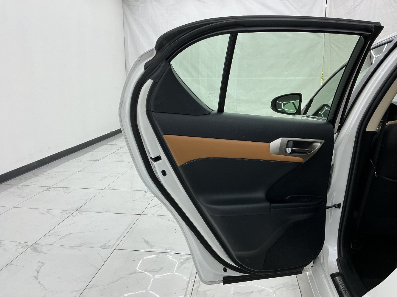 Used 2015 Lexus CT 200h FWD image 24