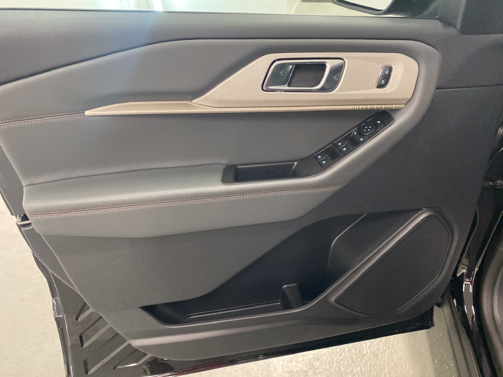 New 2027 Ford Explorer Active w/ Active Comfort Package RWD image 11
