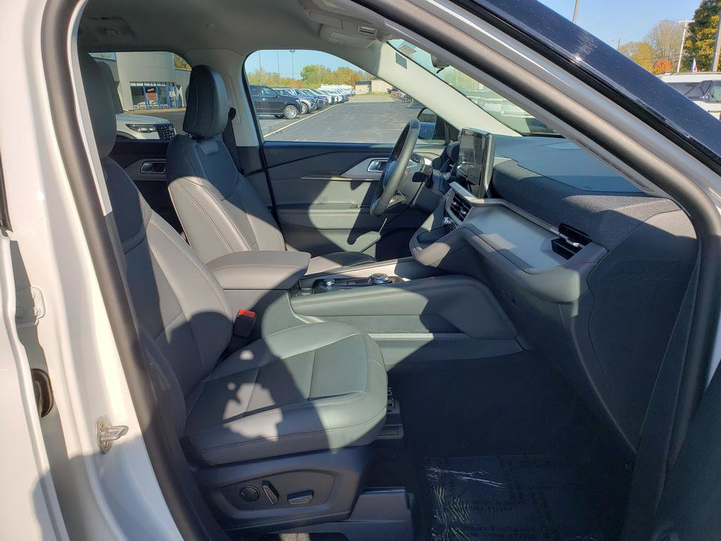 New 2026 Ford Explorer Active image 16