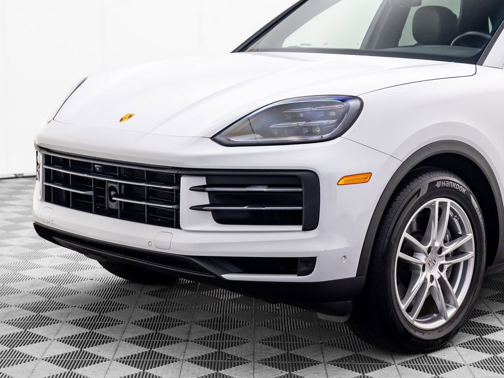 Used 2024 Porsche Cayenne image 35