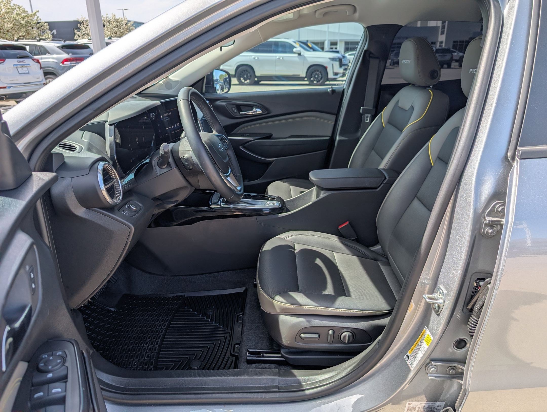 Used 2025 Chevrolet Trax ACTIV w/ Driver Confidence Package FWD image 24