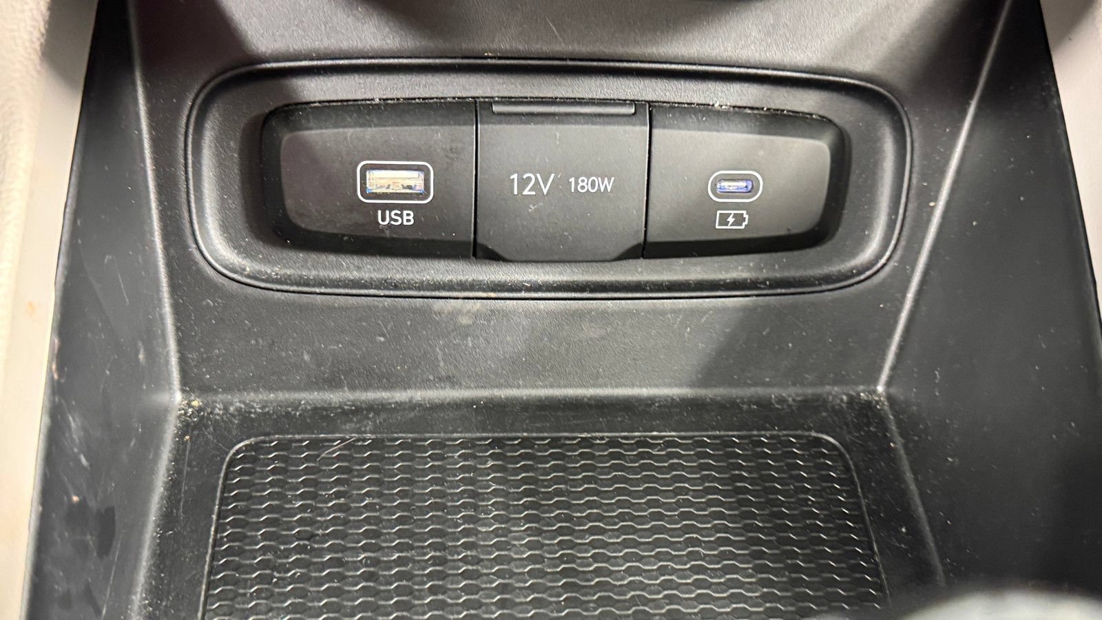 Used 2025 Hyundai Venue SEL FWD image 27