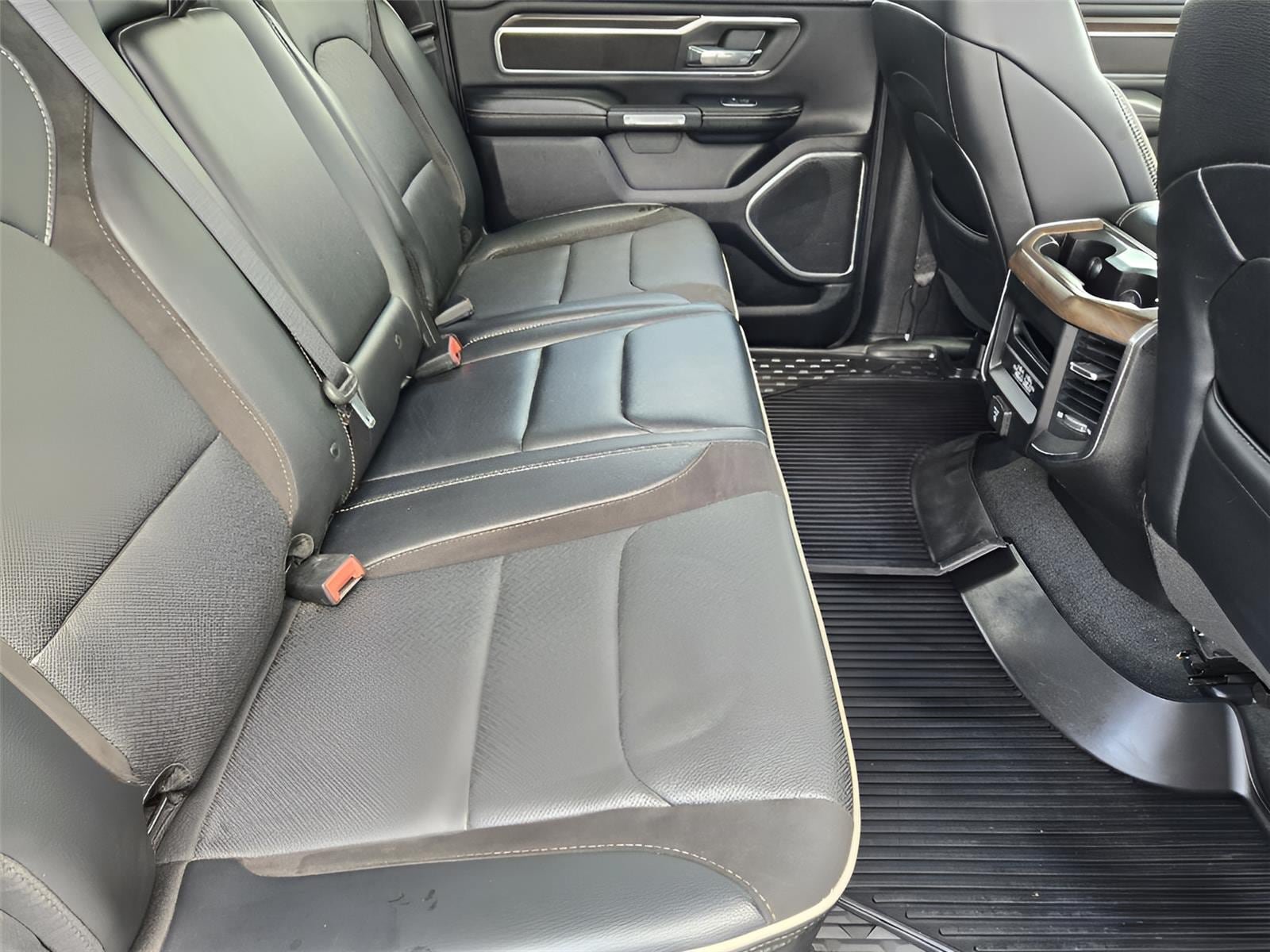 Used 2022 RAM 1500 Laramie AWD/4WD image 28