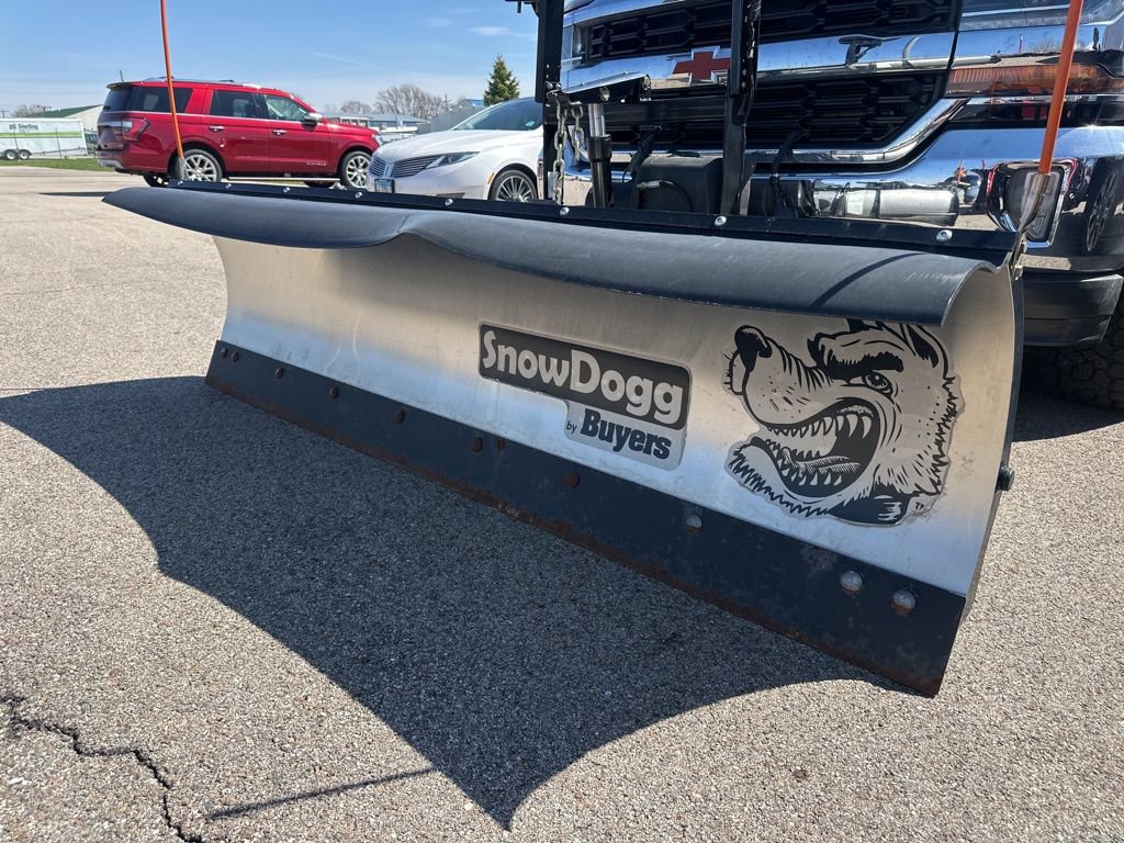 Used 2018 Chevrolet Silverado 1500 LT w/ All Star Edition image 16