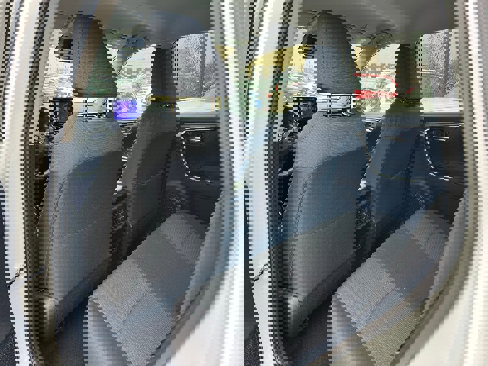 Used 2025 Toyota RAV4 XLE image 16