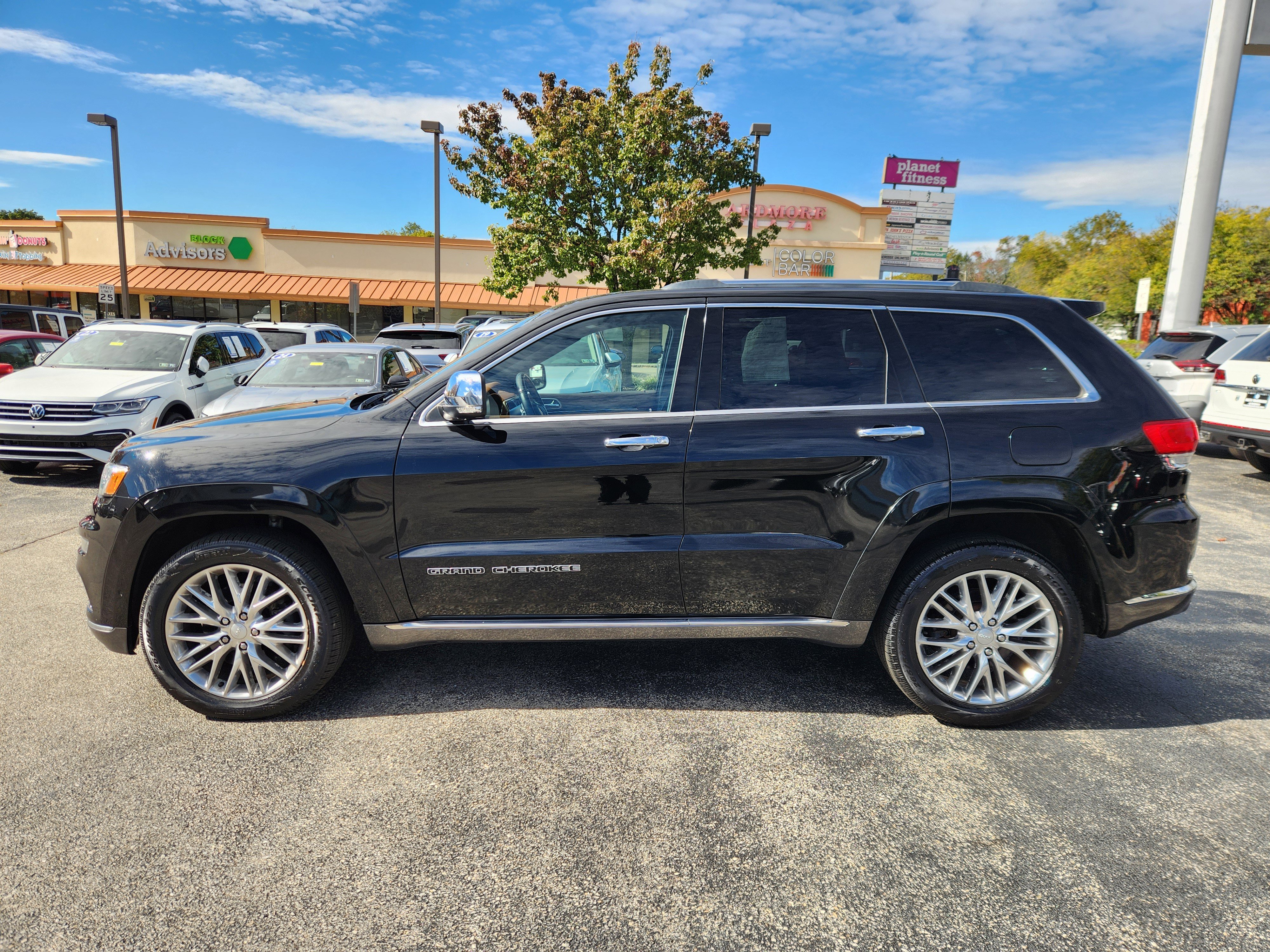 Used 2017 Jeep Grand Cherokee Summit image 5