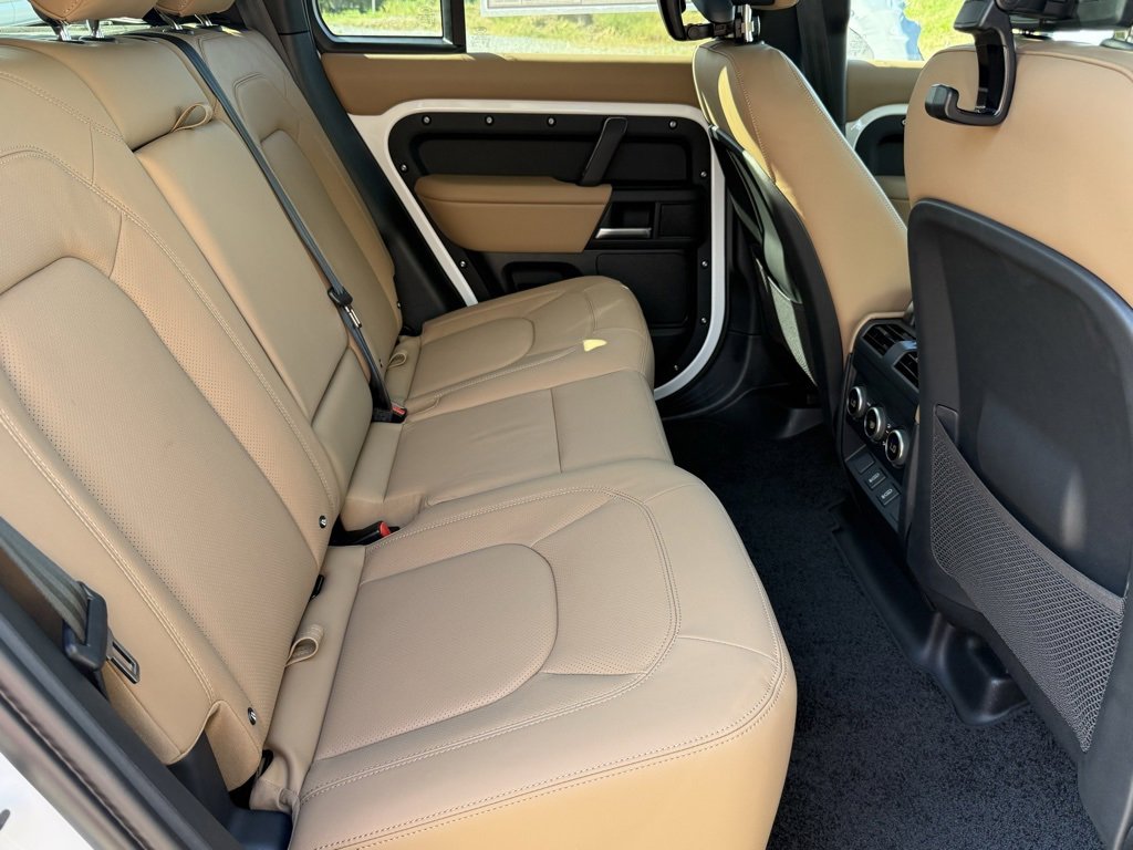 New 2026 Land Rover Defender 110 S image 31