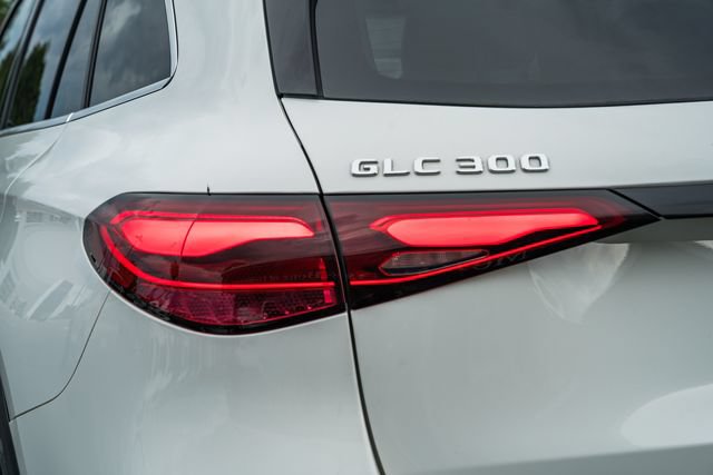 Used 2023 Mercedes-Benz GLC 300 4MATIC image 8