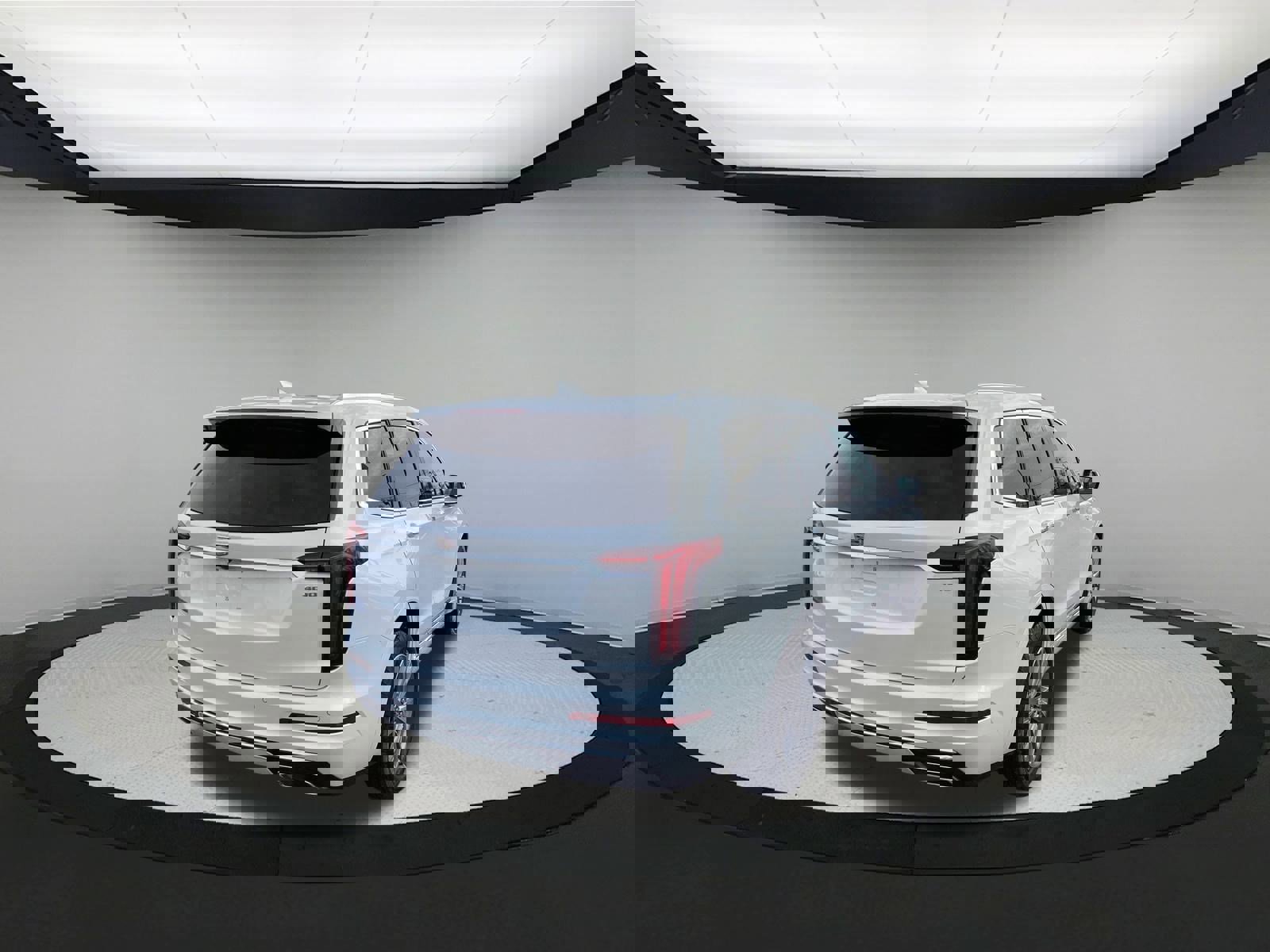 Used 2025 Cadillac XT6 Premium Luxury image 8