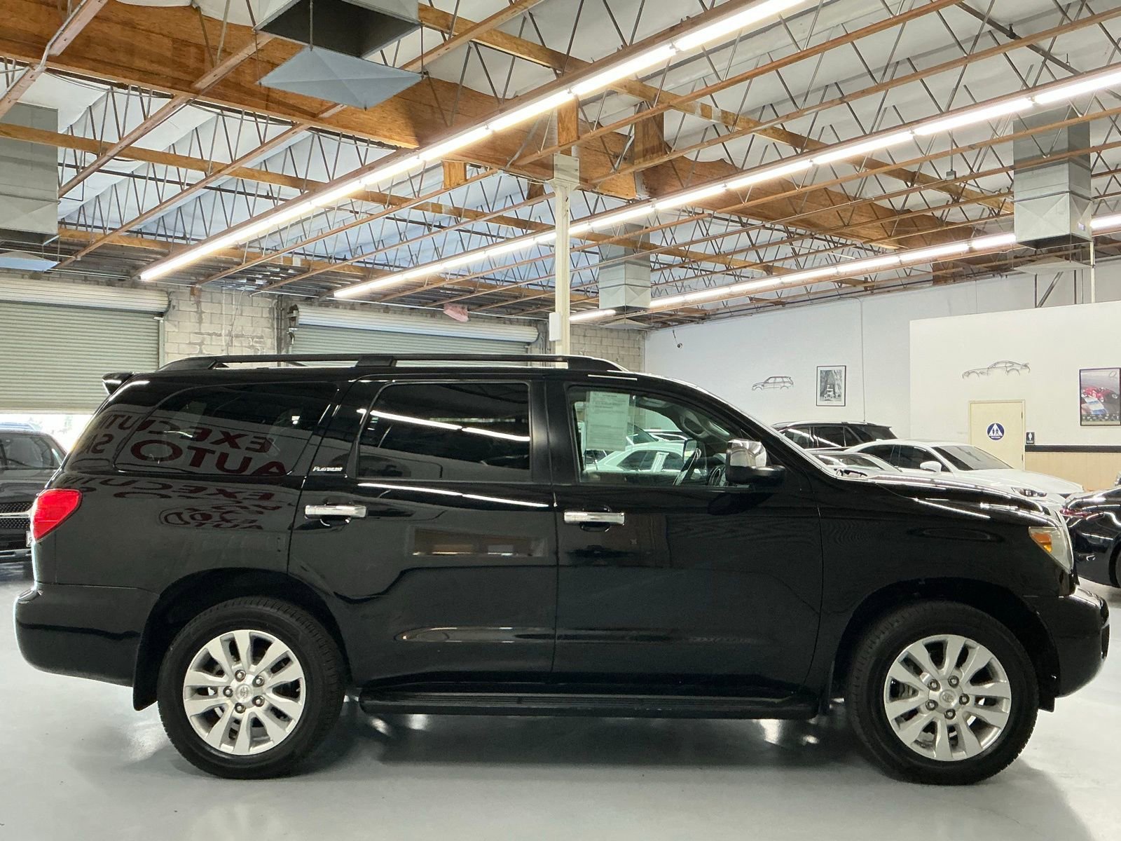 Used 2013 Toyota Sequoia Platinum w/ Preferred Accessory Pkg image 4