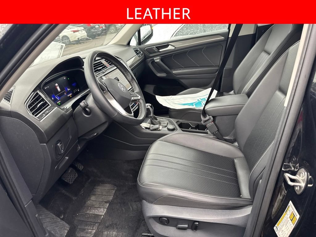 Used 2024 Volkswagen Tiguan SE AWD/4WD image 5