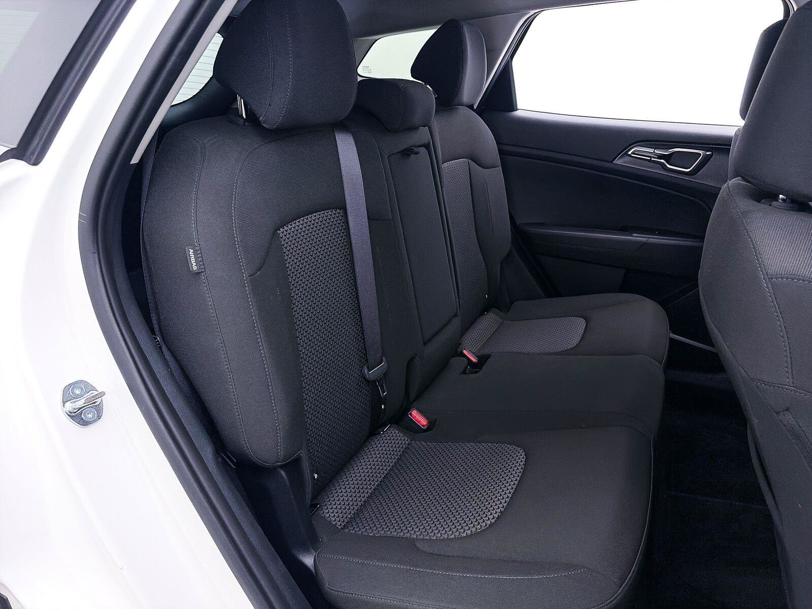 Used 2025 Kia Sportage LX FWD image 34