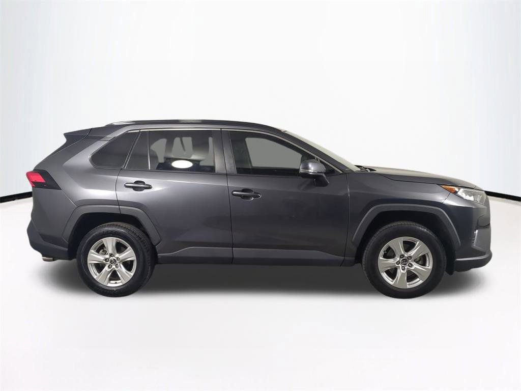 Used 2021 Toyota RAV4 XLE image 4