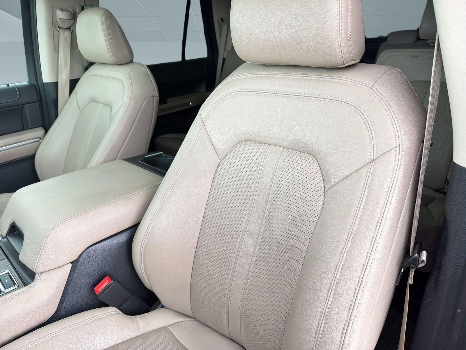 Used 2023 Ford Expedition Limited image 22
