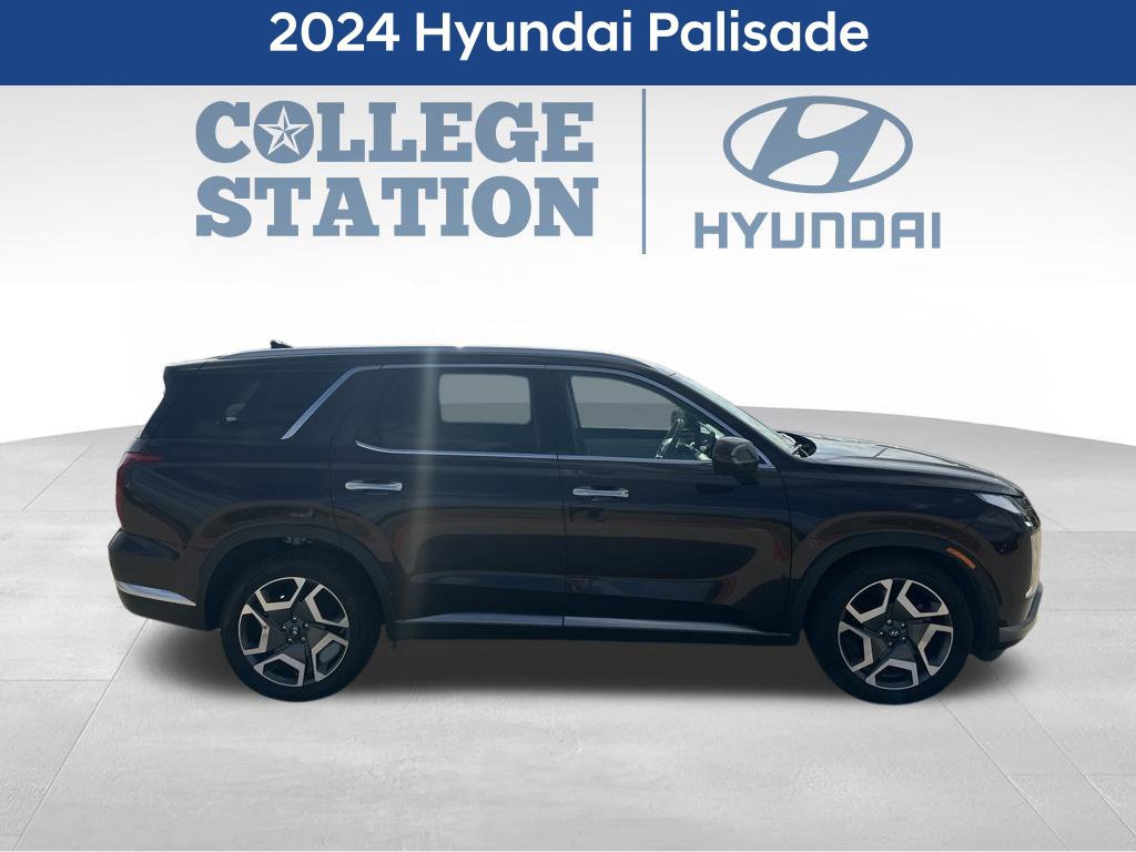 Used 2024 Hyundai Palisade Limited FWD image 2