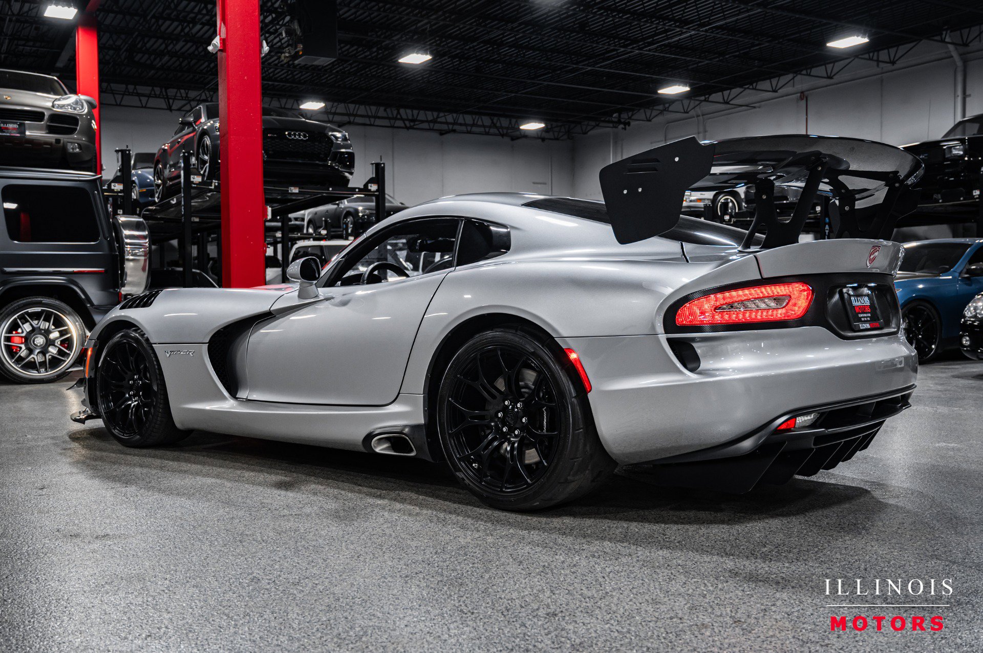 Used 2015 Dodge Viper SRT-10 image 3