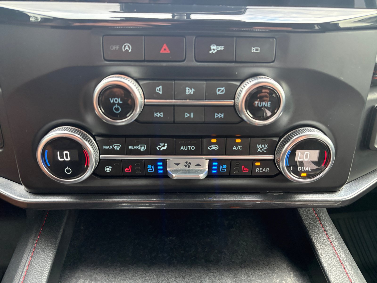 Used 2023 Ford Expedition Limited RWD image 16