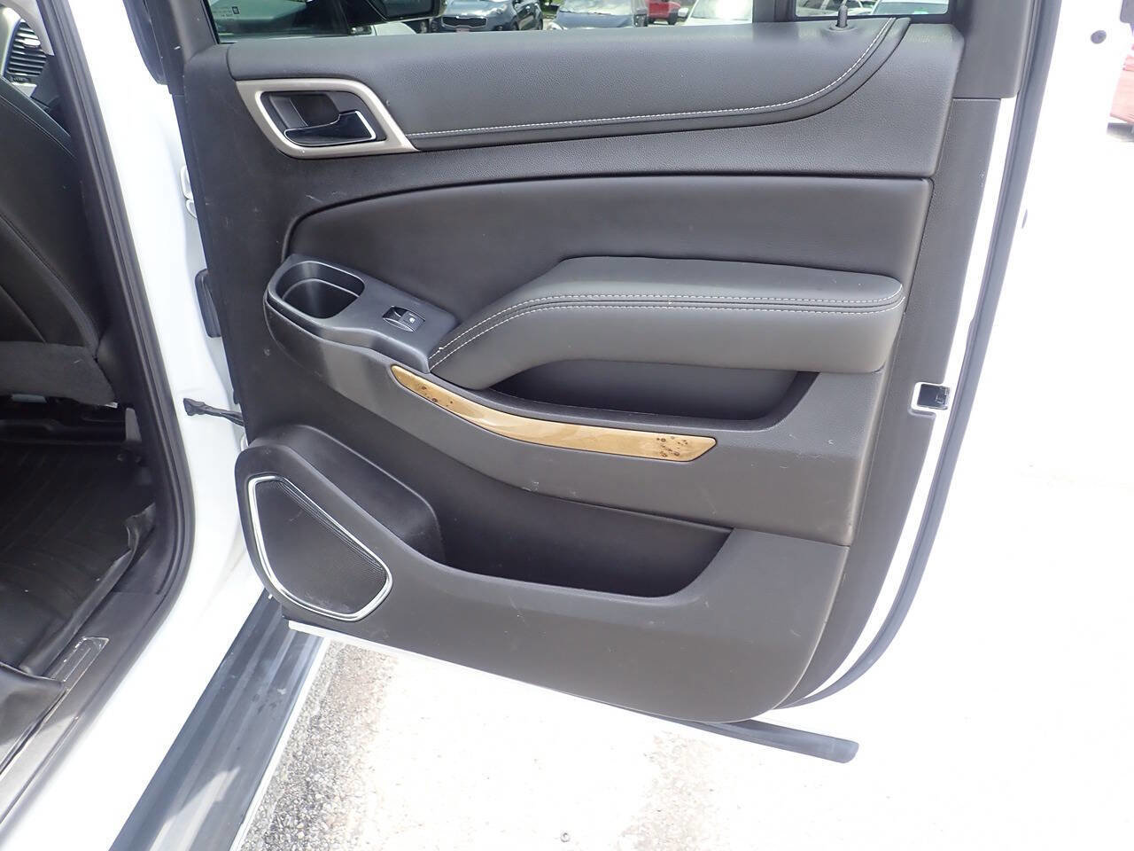 Used 2017 GMC Yukon XL Denali w/ Open Road Package image 38