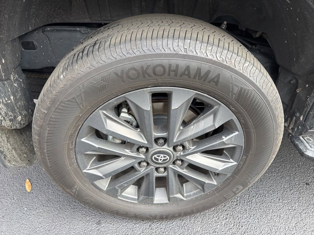 Used 2024 Toyota Land Cruiser image 21