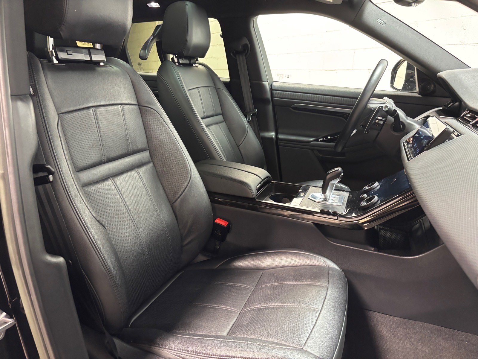 Used 2023 Land Rover Range Rover Evoque R-Dynamic S AWD/4WD image 31
