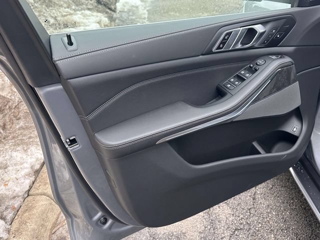 New 2026 BMW X5 xDrive50e w/ Executive Package AWD/4WD image 13