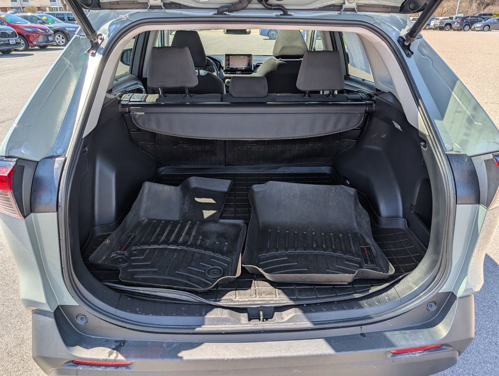 Used 2021 Toyota RAV4 XLE w/ Convenience Package AWD/4WD image 12