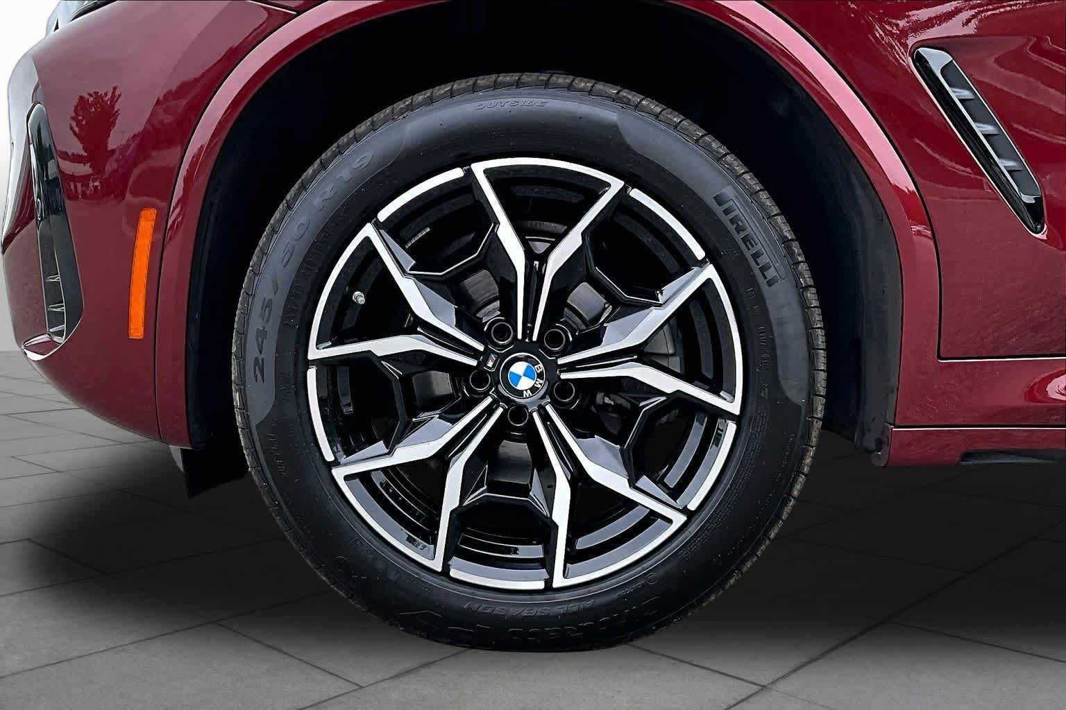 Certified 2025 BMW X4 xDrive30i AWD/4WD image 10