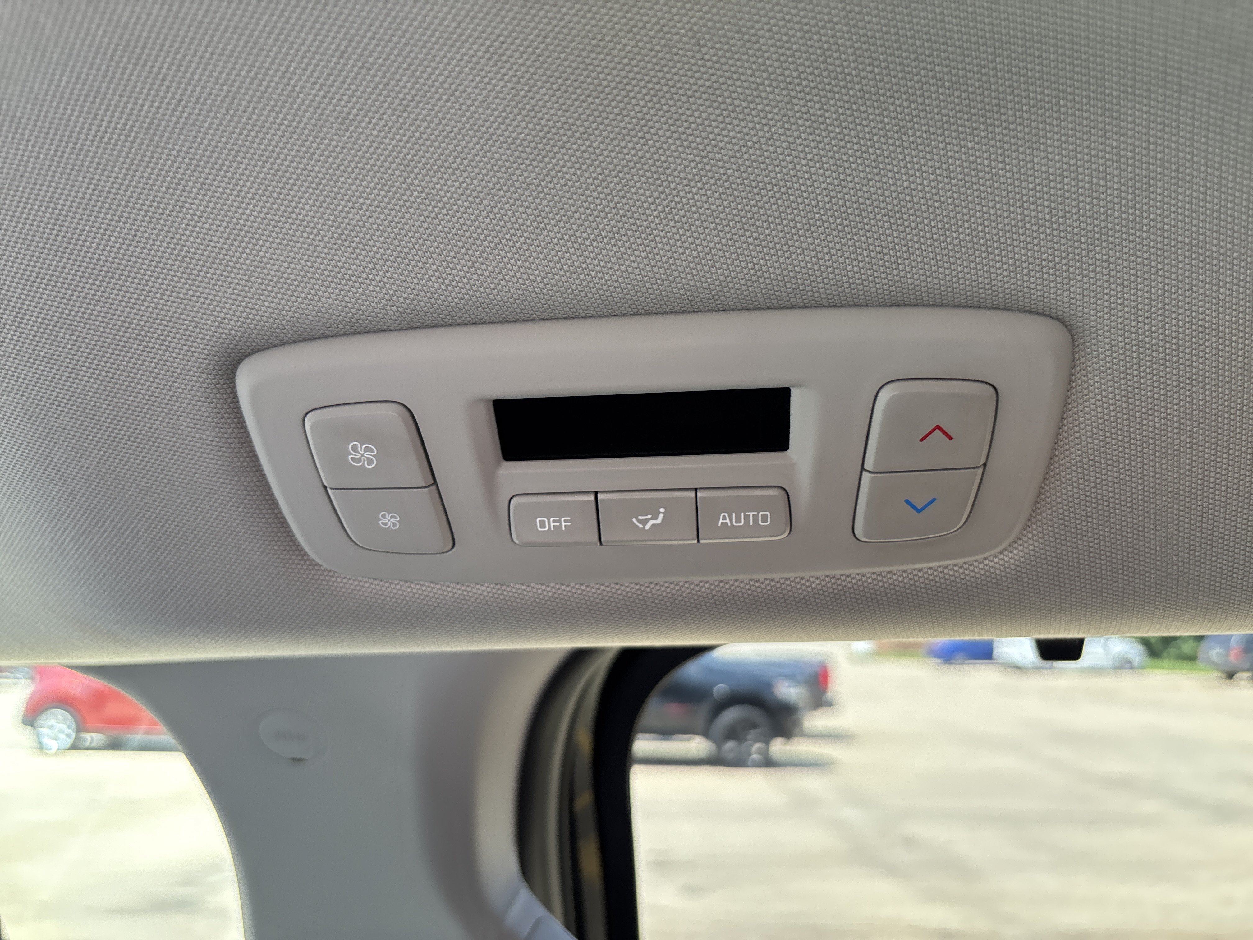 Used 2024 Kia Carnival EX FWD image 20