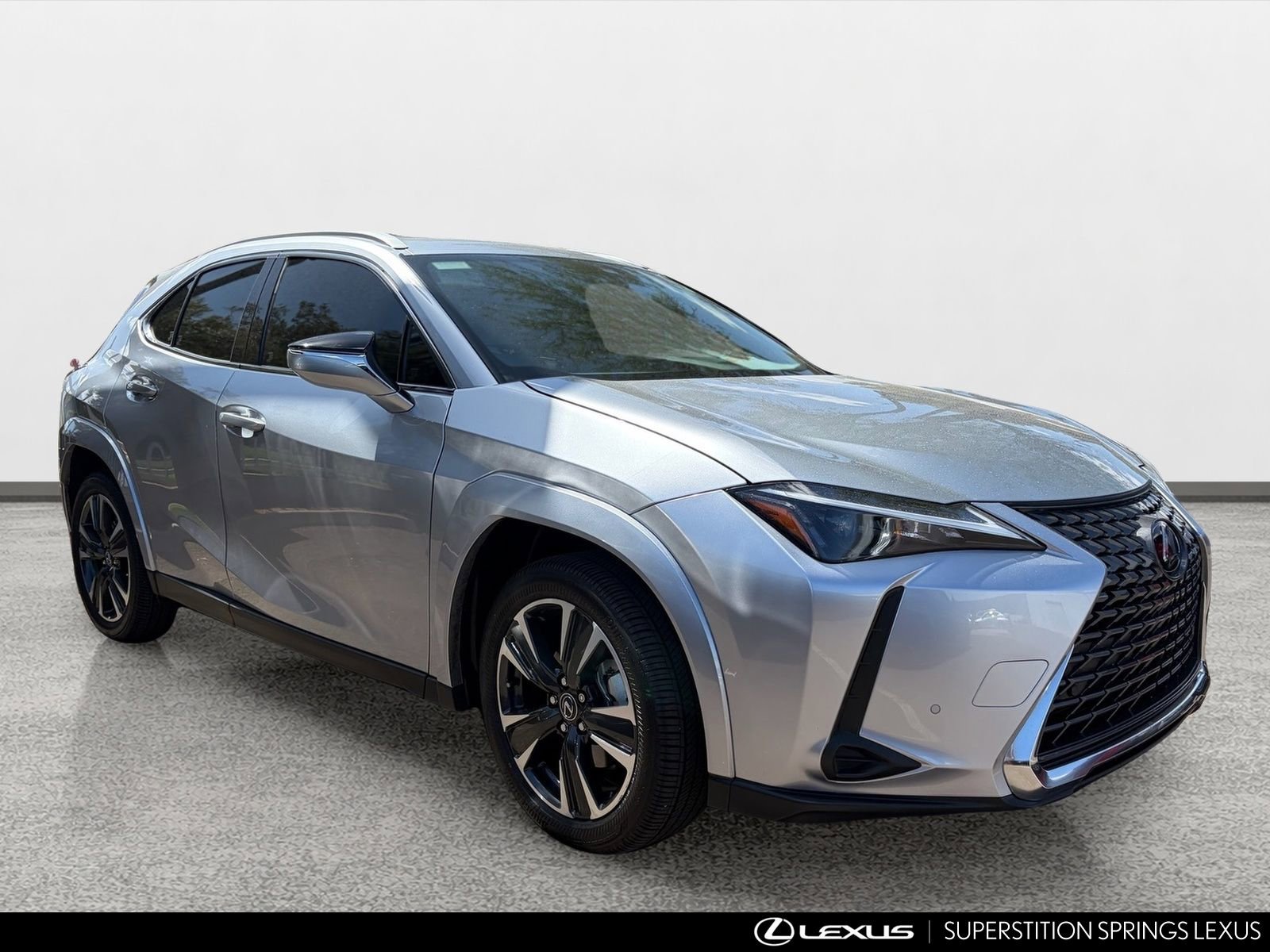 Used 2025 Lexus UX 300h FWD w/ Accessory Package (Z1) image 2