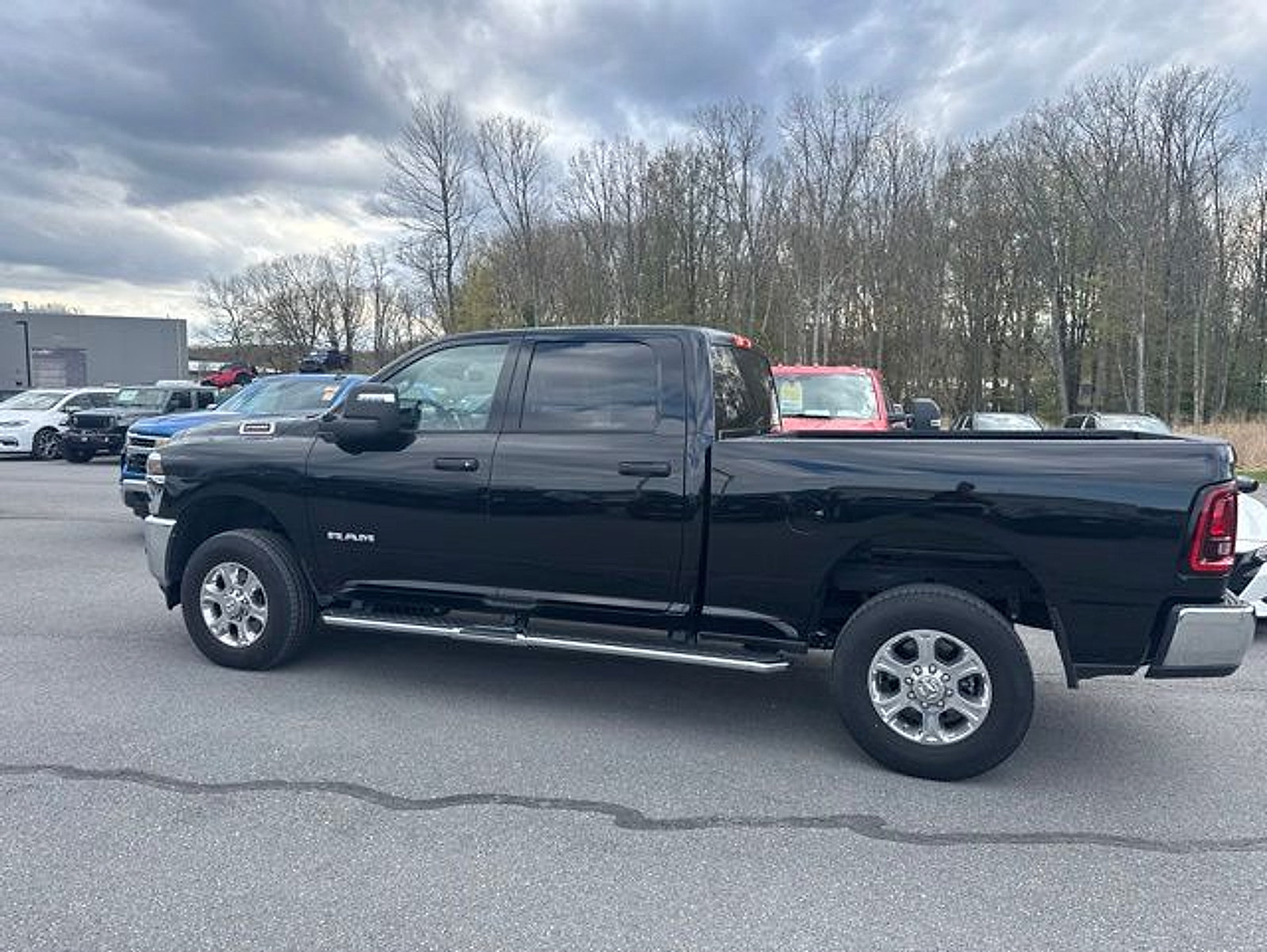 Used 2025 RAM 2500 Big Horn AWD/4WD image 10