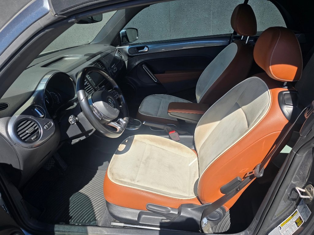 Used 2017 Volkswagen Beetle 1.8T Classic image 9