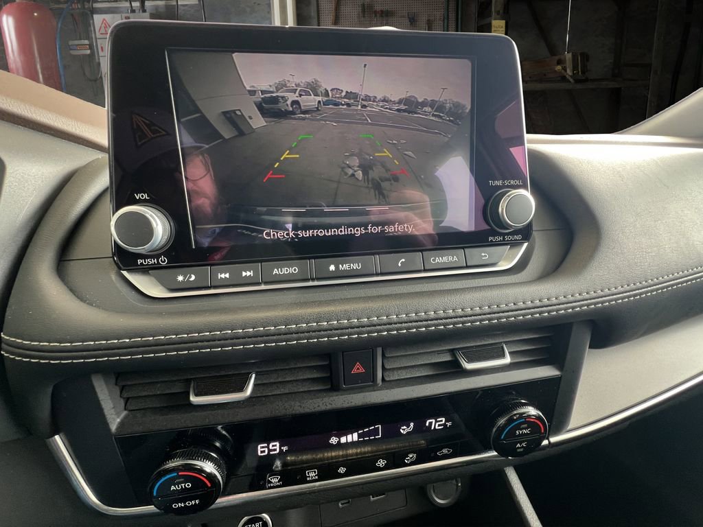 Used 2023 Nissan Rogue SV image 26